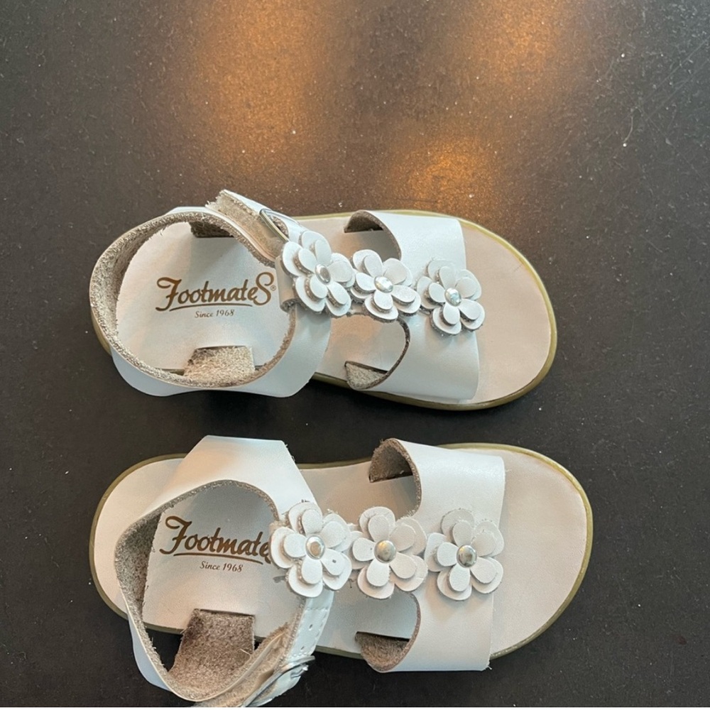 FootMates White Sandals with Ankle Strap